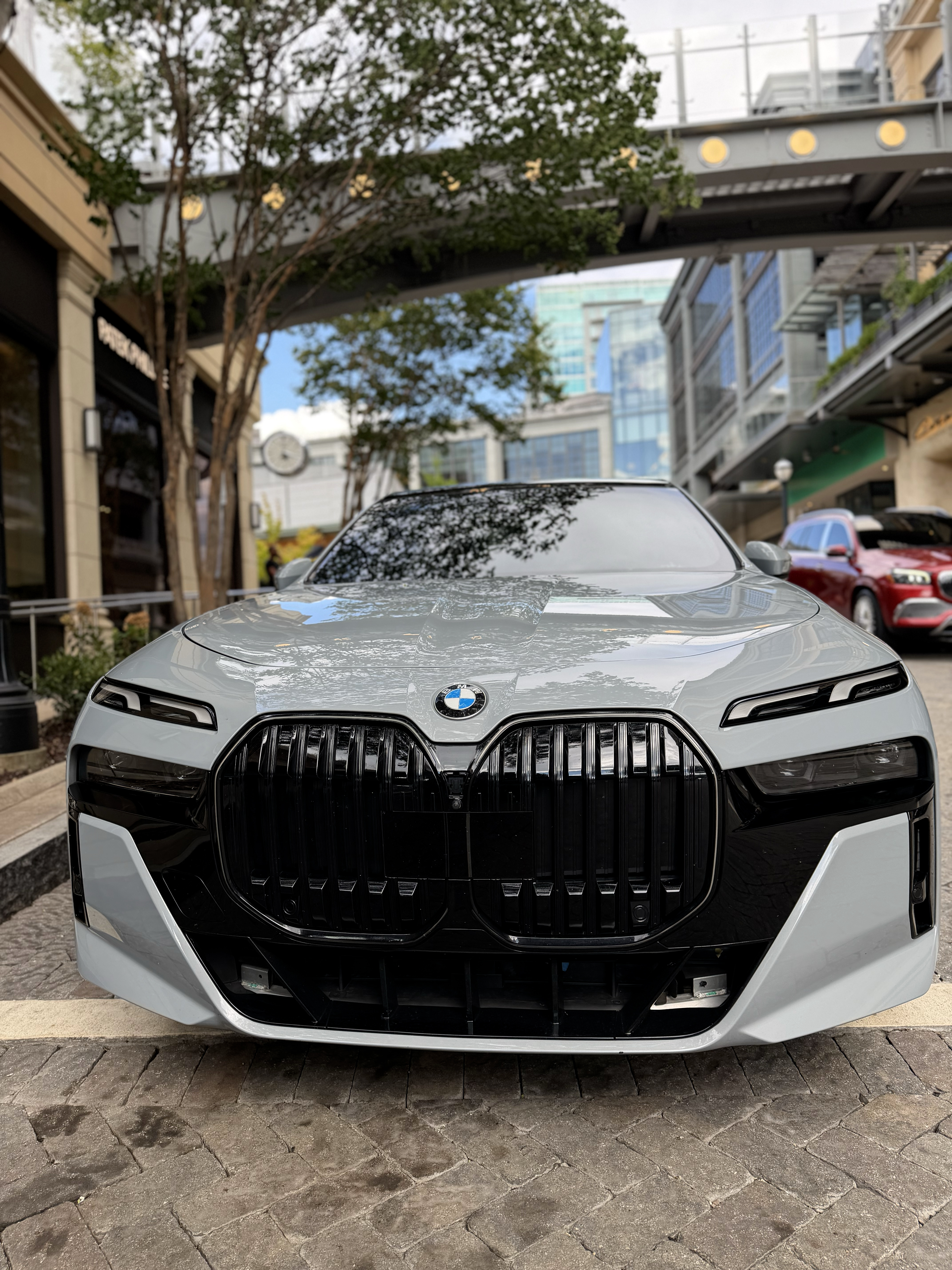 BMW 740i